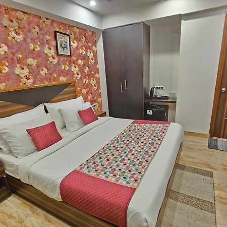 Hotel Linda Suites Near International Airport By La Casa New Delhi Exterior photo